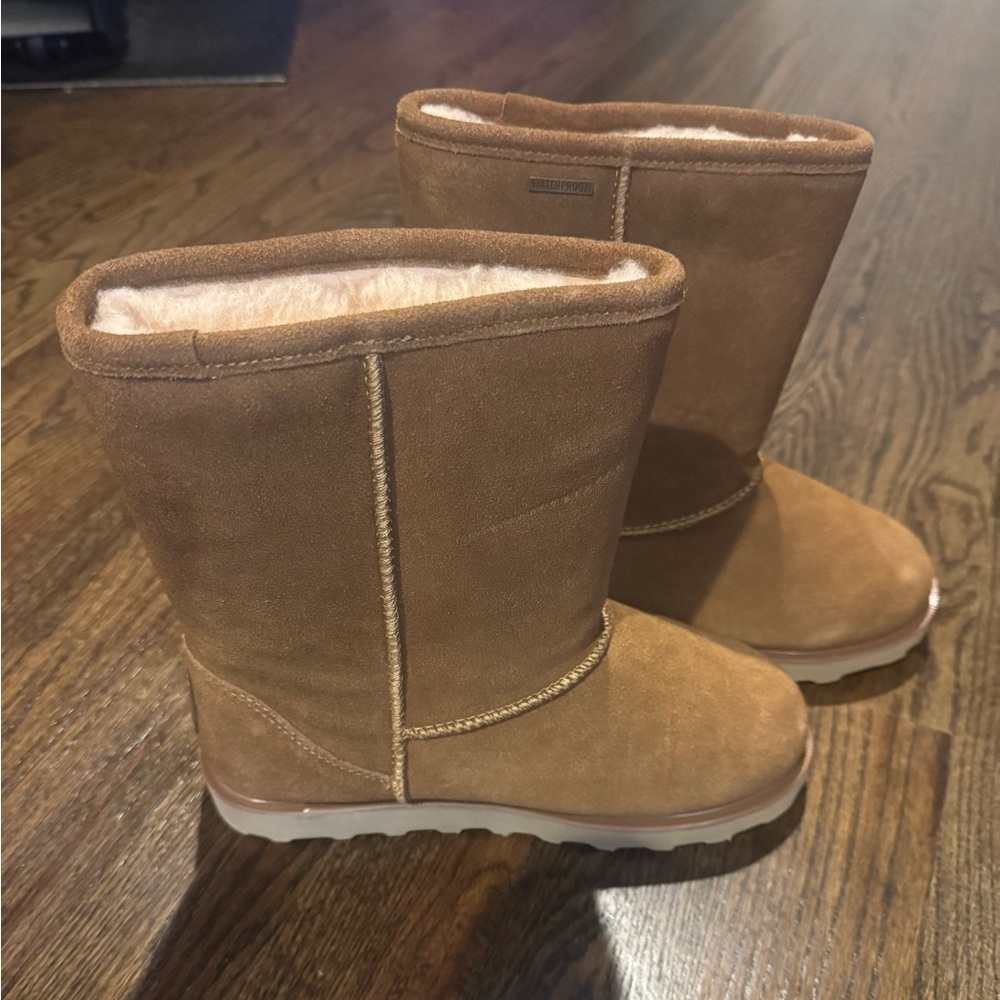 NEW!! BEARPAW Hickory II PAYTON Sheepskin Shearling Boots size 9